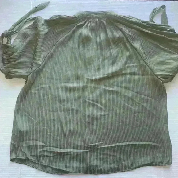 H&M olive striped blouse with tie sleeves Size 6 - Picture 5 of 5